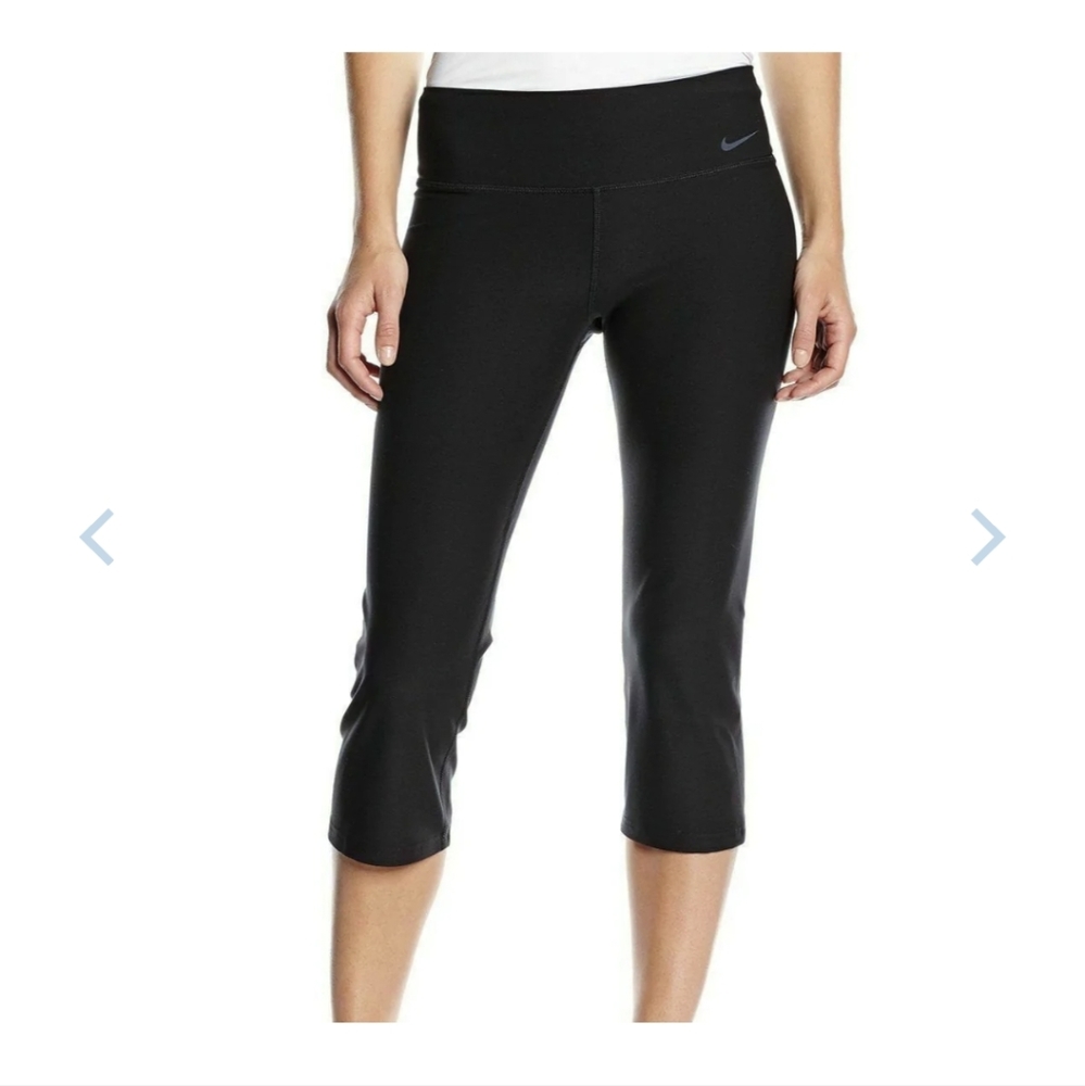 Nike Black Dry Fit capri length legging midi rise size S